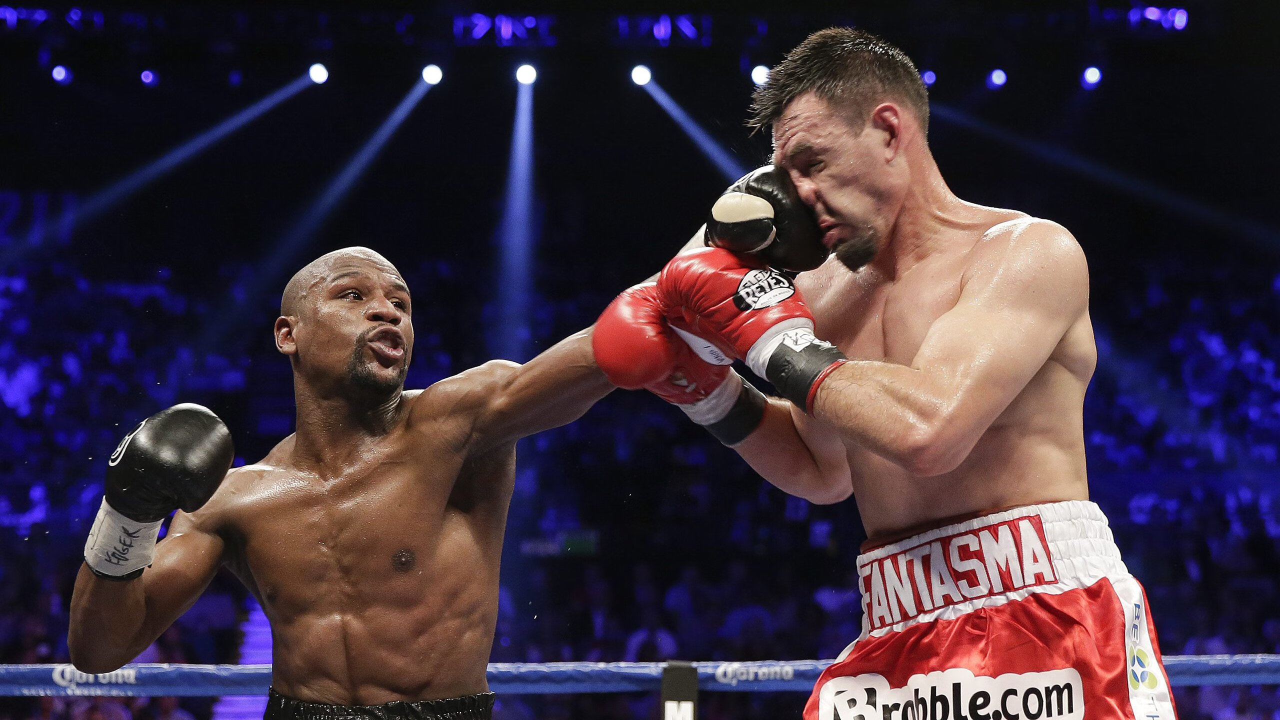 卡扎伊什维利再次破门，第25球领跑射手榜，冲击金靴称号，扎卡左后卫