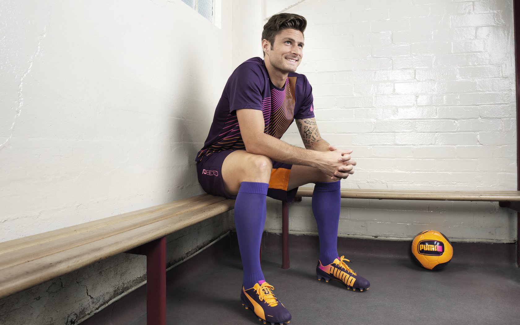 球员在国家队中以强烈比赛意识赢得教练信任,球员在国家队和俱乐部有什么不同