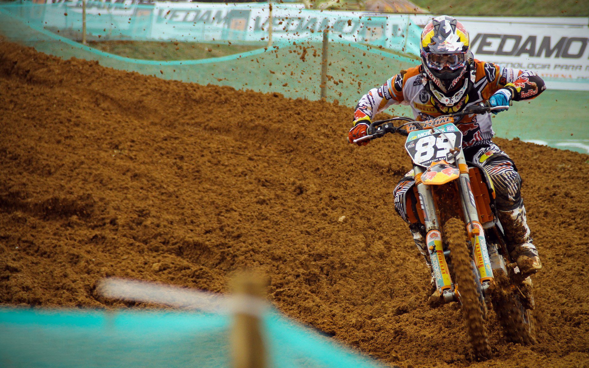 球员赛季表现成球迷热议焦点，球员时期