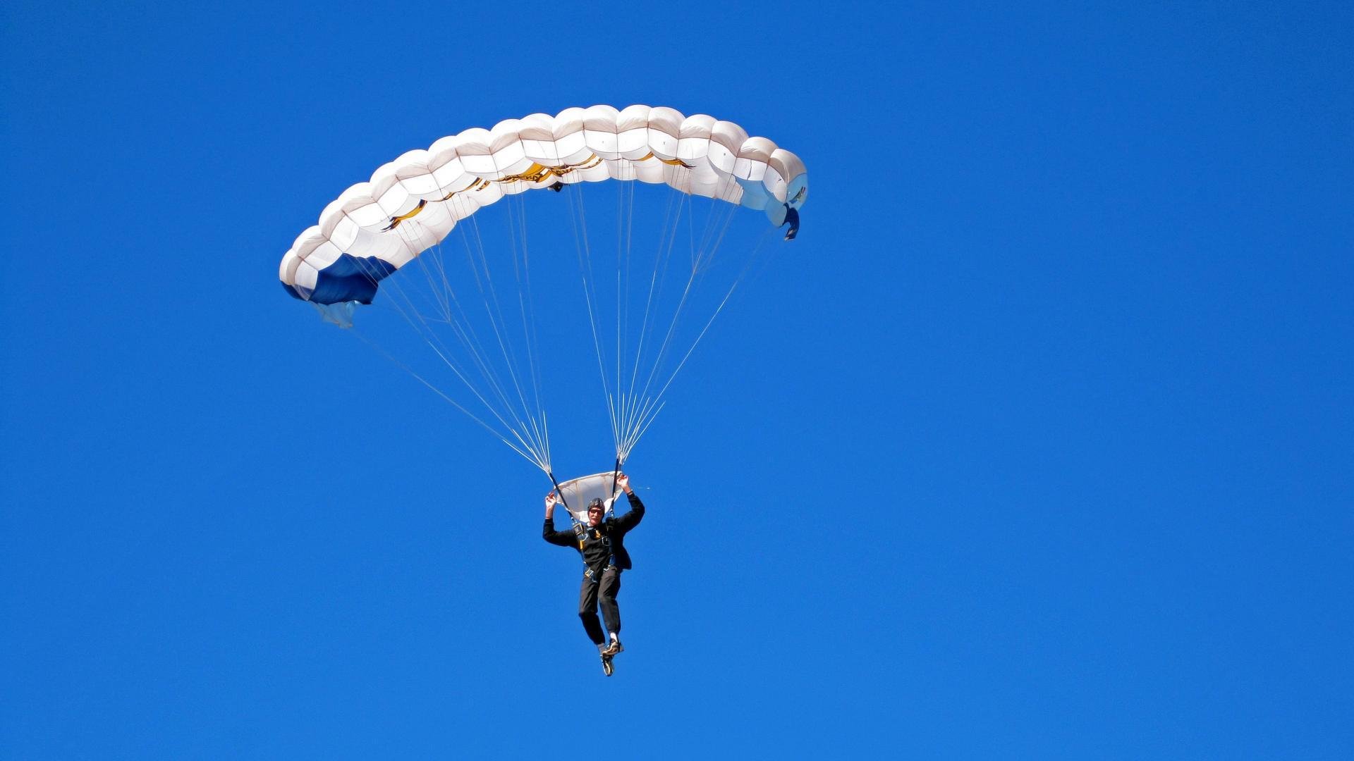 电竞赛场黑马逆袭震撼全网，电竞比赛黑历史